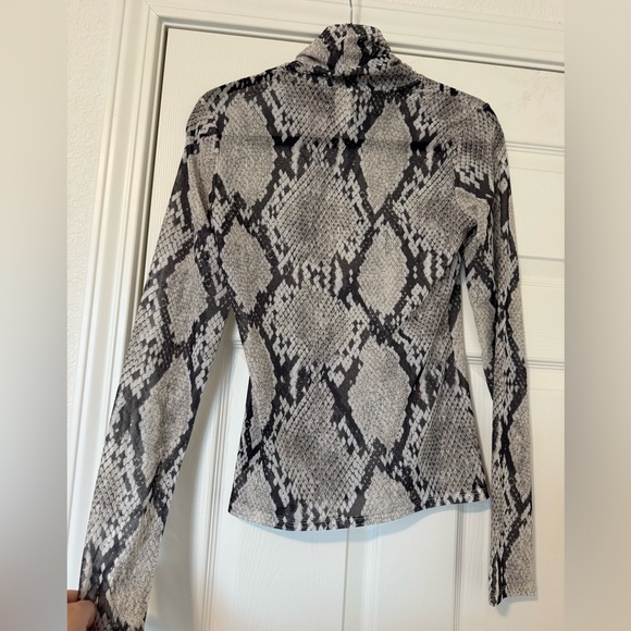 H&M Women's Snake Print Cowl Neck Sweater - Gray & Black - Picture 4 of 5